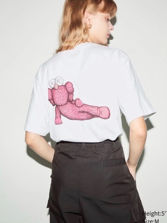Uniqlo x KAWS Tops - KAWS × Uniqlo UT Short Sleeve Graphic
T-shirt Size XL Pink BFF new